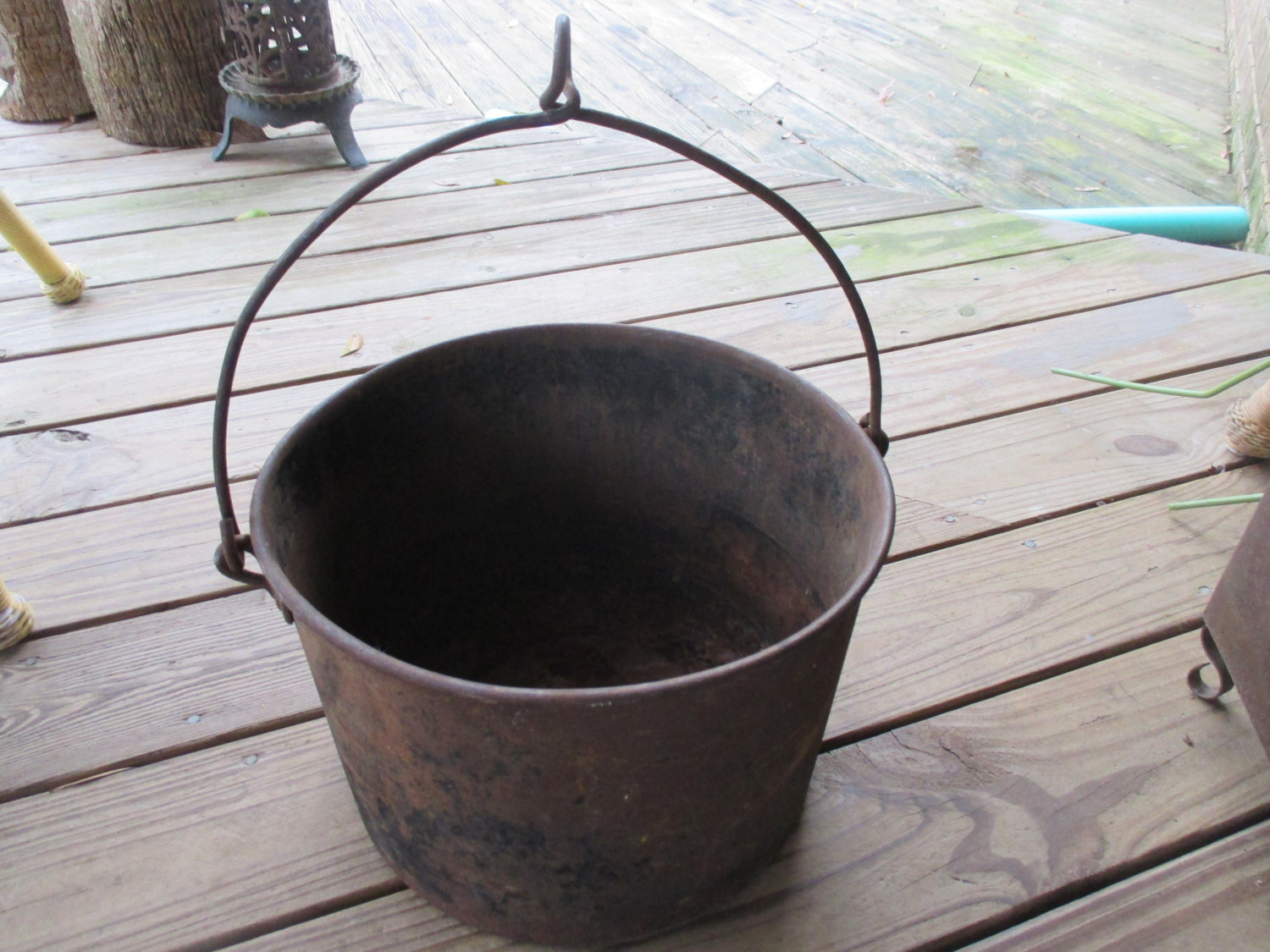 https://www.truevintageantiques.com/wp-content/uploads/2017/06/antique-cowboy-campfire-bean-pot-cast-iron-fire-594989971.jpg
