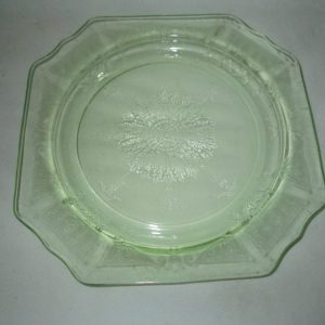Beautiful Depression Glass Green Uranium Glass Octagonal Plate patterned decorative serving plate cookie tort serving plate