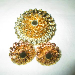 Beautiful Gold Filigree Clip Earrings and Matching Brooch Gold tone Detailed and Delicate