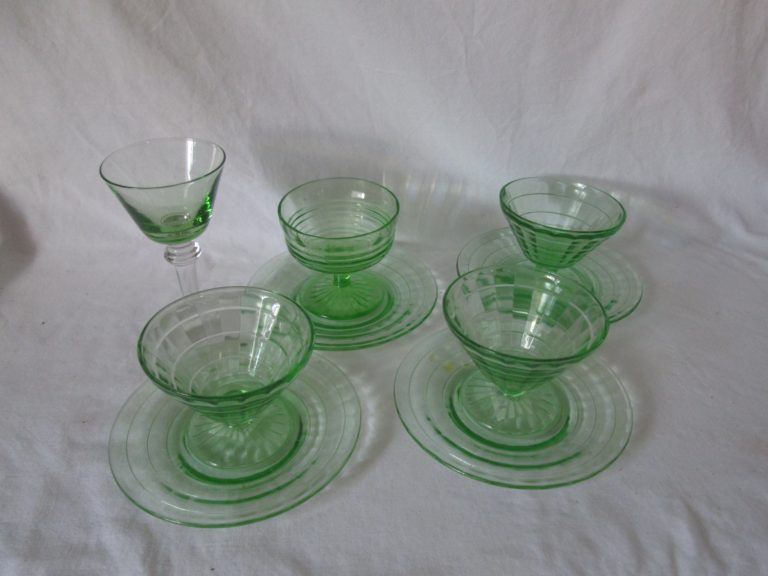 Beautiful Lot of Depression Glass Green Uranium Glass footed Sorbet 3+1 ...