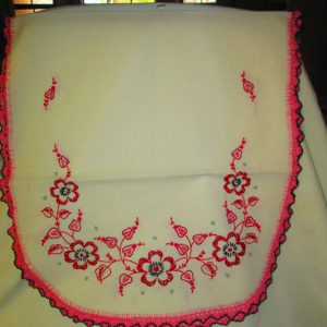 Fantastic Embroidered Crochet Trim Dresser Scarf Pink and Black Roses art deco 1940's
