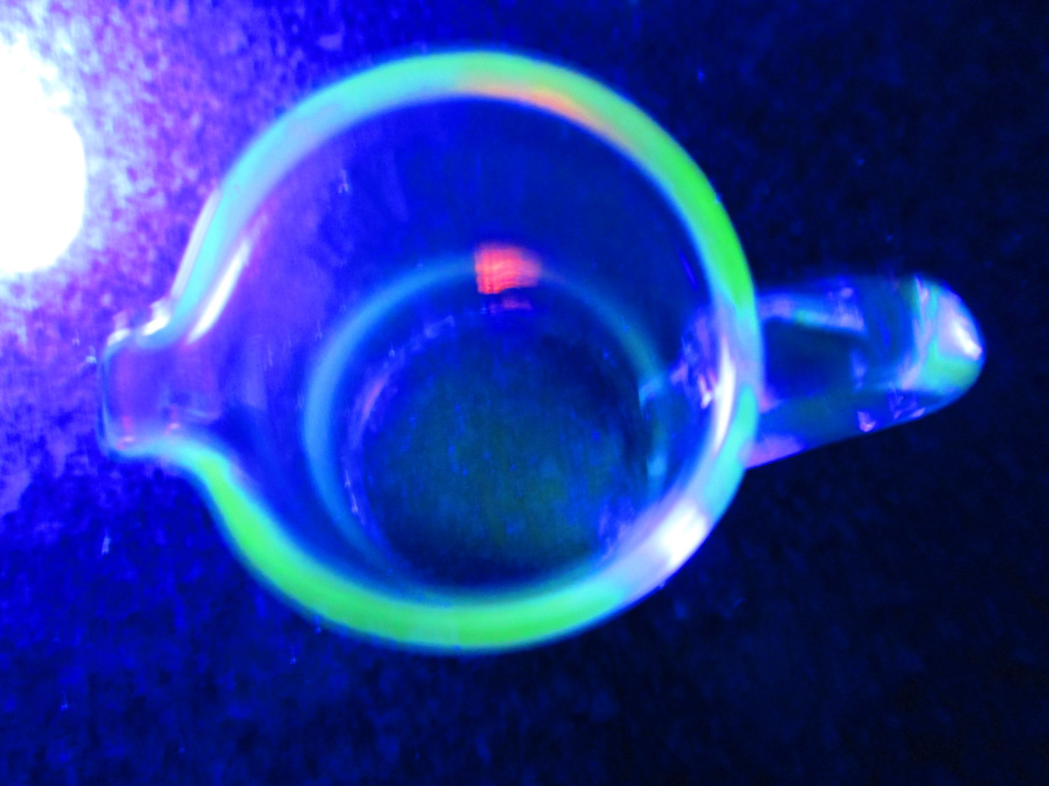 black light for uranium glass
