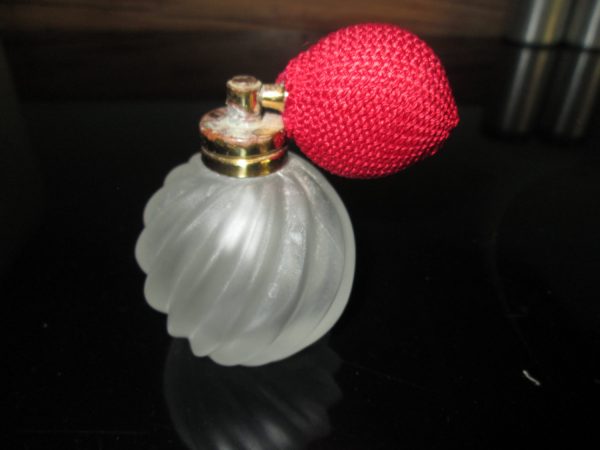 Really Neat Vintage Irice Japan clear swirl Glass perfume atomizer bottle with red atomizer puff