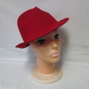 Vintage 1940's Red 100% wool Fedora Hat Women's Size 22 USA Collectible display tv movie prop kentucky derby
