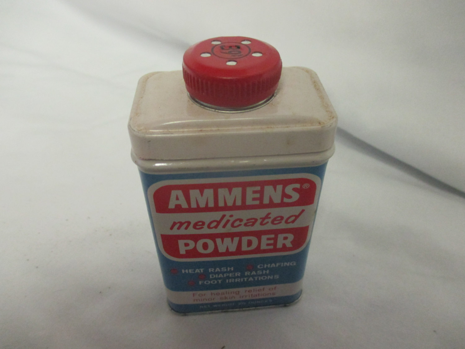 Vintage Ammens Medicated Powder Can New Old Pharmacy Stock 2 1/4 oz tin can Medical Collectible