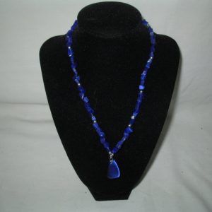 Vintage Blue Lapis Necklace Varied shades of blue Square with large lapis bead pendant with silver beads