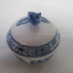 Vintage fine bone china trinket box pin ring dish lidded Germany Hutschenreuther Blue & white round blue rose handle 2 1/8" across 3" tall