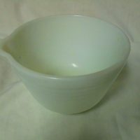 Vintage White Milk Glass Mixing Bowls With Pouring Spout Farmhouse Cottage  