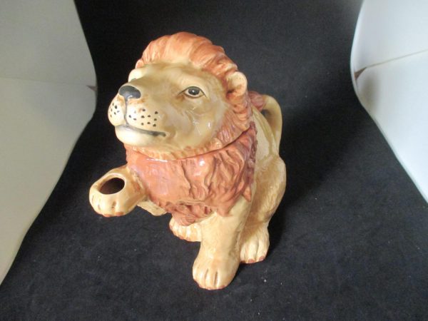 Vintage Lion Teapot Mid Century Taiwan 4 cup teapot cottage collectible display shabby chic home decor figural lion teapot