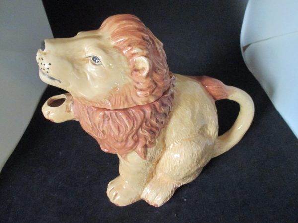 Vintage Lion Teapot Mid Century Taiwan 4 cup teapot cottage collectible display shabby chic home decor figural lion teapot