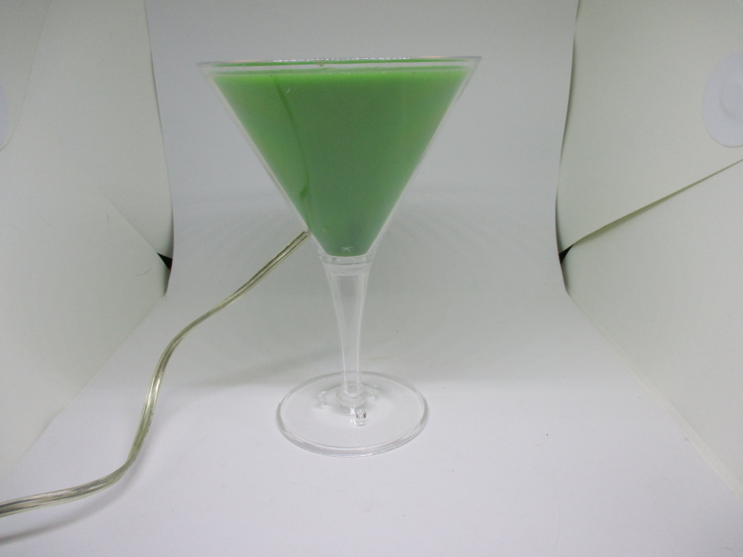 Giant Martini Glass - Yuppie Gadgets