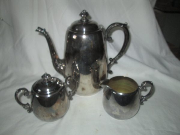 Beautiful Ornate Teapot Tea pot with Creamer Cream and Covered Sugar Dish Silver Plate Silverplate Wm. Rogers Mid Century