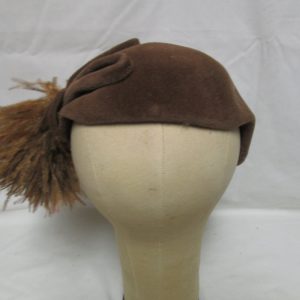 Fantastic Brown 1940's Velvet French France Flechats Lil-Ann Distinctive Fashions 1403 Chestunt St. Feathers/ Velvet Adjustable head size