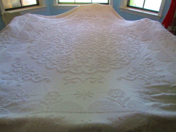 Fantastic Full Size Chenille White on White Bed Spread with Fringe
