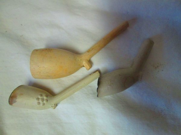 Lot of 3 Antique Clay British Pipes Estate Find 2 used 1 unused late 1700's