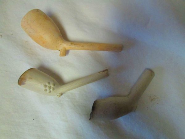 Lot of 3 Antique Clay British Pipes Estate Find 2 used 1 unused late 1700's