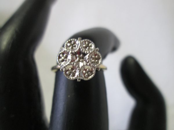 Vintage 10Kt Gold ring with raised setting and diamonds Size 6