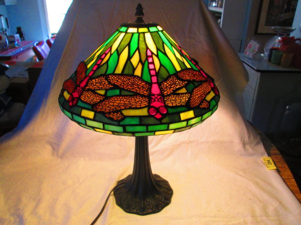 Vintage Dragonfly Tiffany style Lamp beautiful Coloring Size and Detail