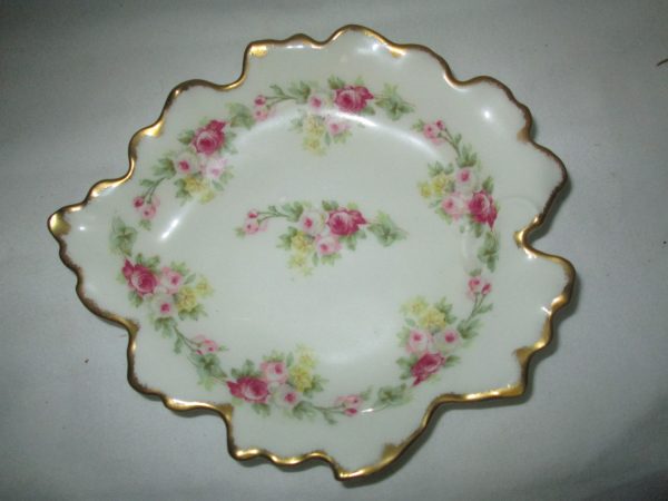 Vintage Limoges Fine bone china trinket dish collectible bowl floral with gold trim Floral center Scalloped rim Elite Works France