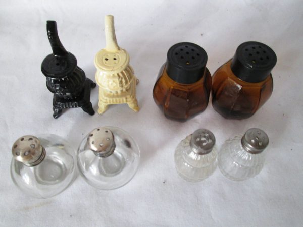 Vintage Lot of Salt and Pepper Shakers 4 Sets Mid Century Collectibles Amber glass clear glass Metal farmhouse collectible display cottage