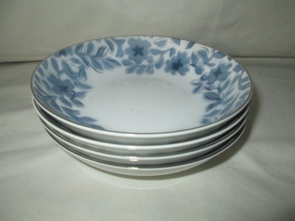 Vintage Mid Century Set of 4 Japanese Bowls Blue and white Fukagawa Arita Bone China