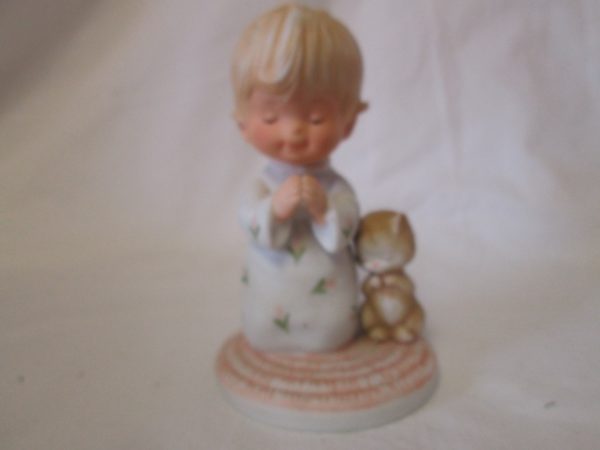 Vintage Pair of 1983 Praying Boy with dog and Girl with cat Figurines Porcelain Gorham children