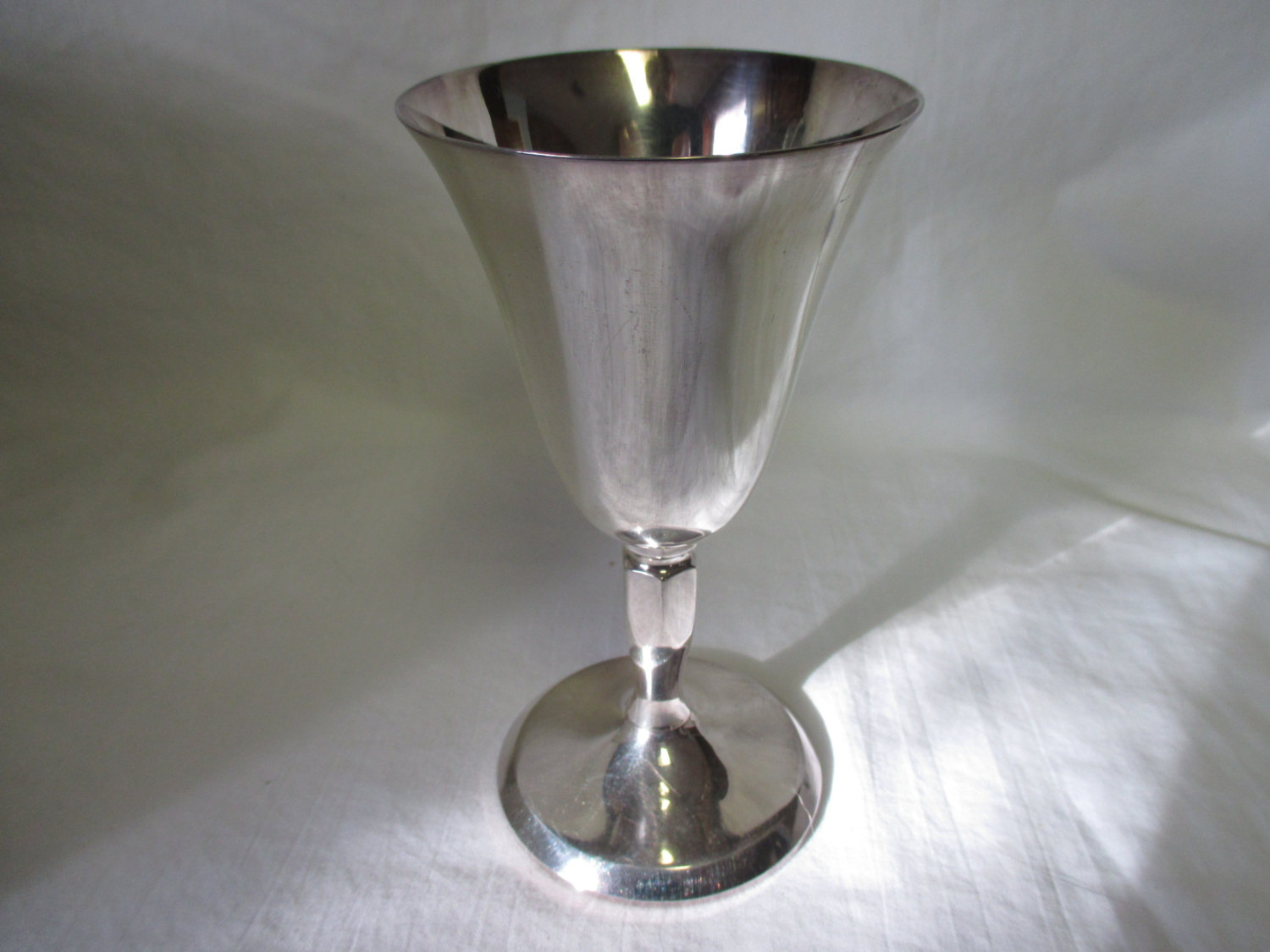 https://www.truevintageantiques.com/wp-content/uploads/2017/07/vintage-set-of-6-silverplate-wine-glasses-made-in-spain-in-original-box-mid-century-modern-wine-stems-goblets-595bea0a1.jpg