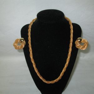 Vintage Stunning Gold Tone Mesh Necklace with Matching Clip Earrings