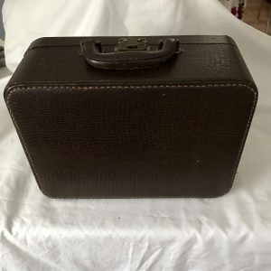 George Leather Travelling Vanity Case with Fitted Interior, 1920s, Set of  15 for sale at Pamono