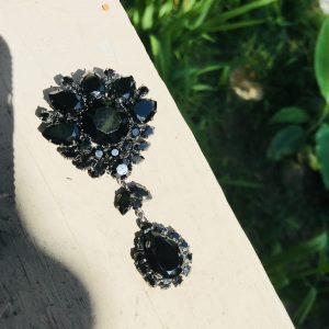 Antique Mourning Jewelry Brooch Pin Collectible Austria Black rhinestones with pendant faceted rhinestones