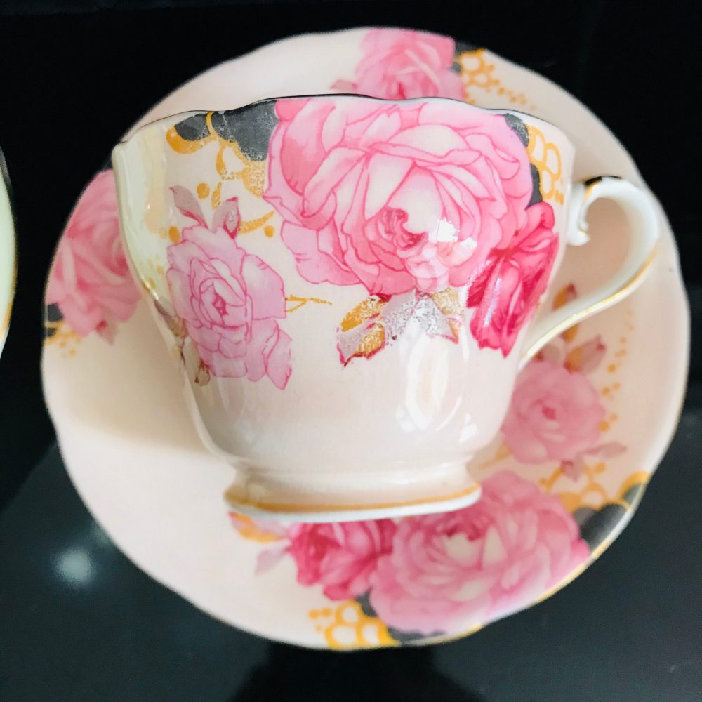 Aynsley Stunning Tea Cup And Saucer Pair Fine Bone China England Pink Yellow Roses And