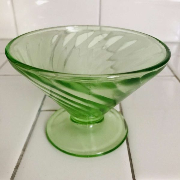 Beautiful Single Depression Green Uranium Glass footed Sorbet with swirl pattern glass fruit dish ice cream bowl