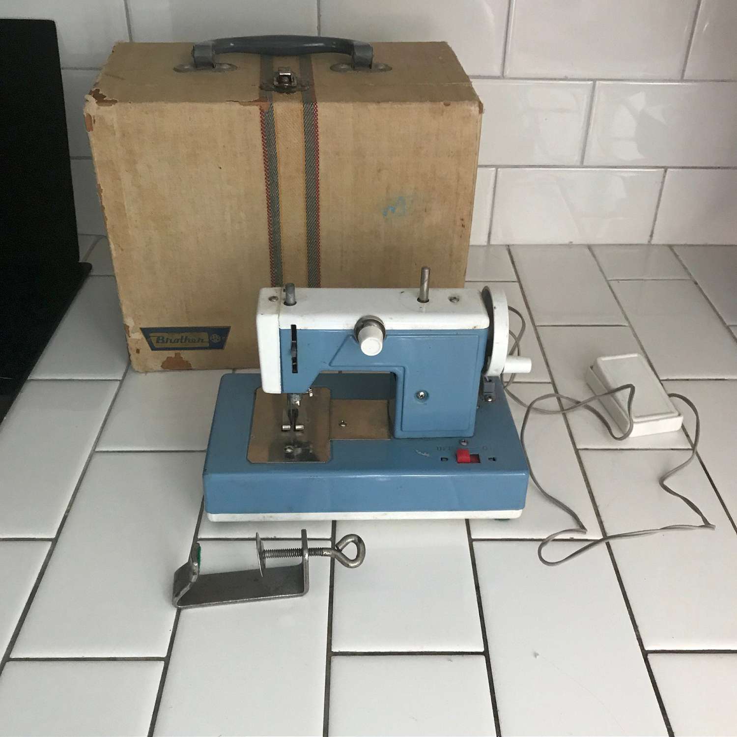 Hand Held Sewing Machine Bicor 200 Battery Operated - By Brother Inc for  Sale in Corona, CA - OfferUp