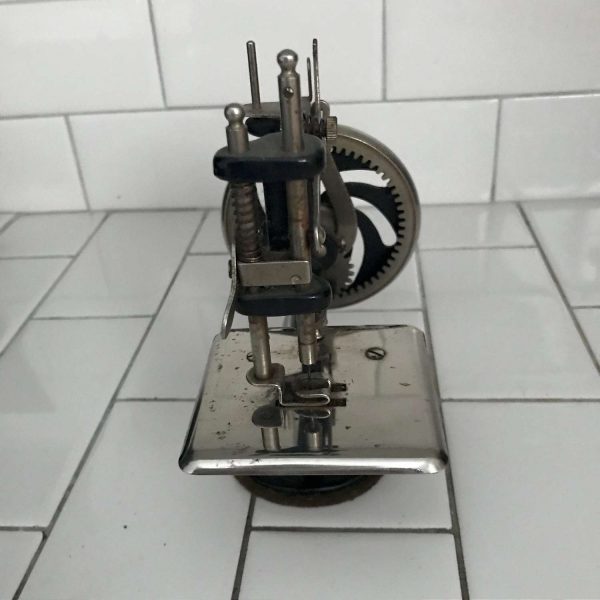 Child size Singer sewing machine Black & Chrome metal original 1920's hand crank All Metal