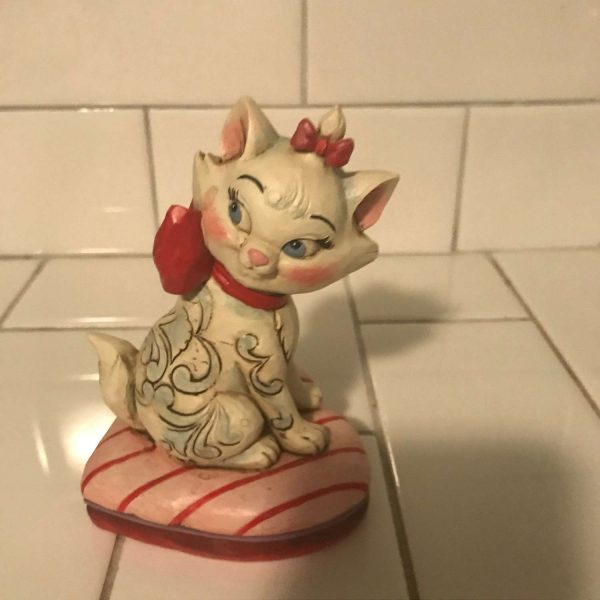 Jim Shore Collectible Disney Purr-fection crazy cat lady cat lovers display figurine Heart shaped base red bow Valentines Gift