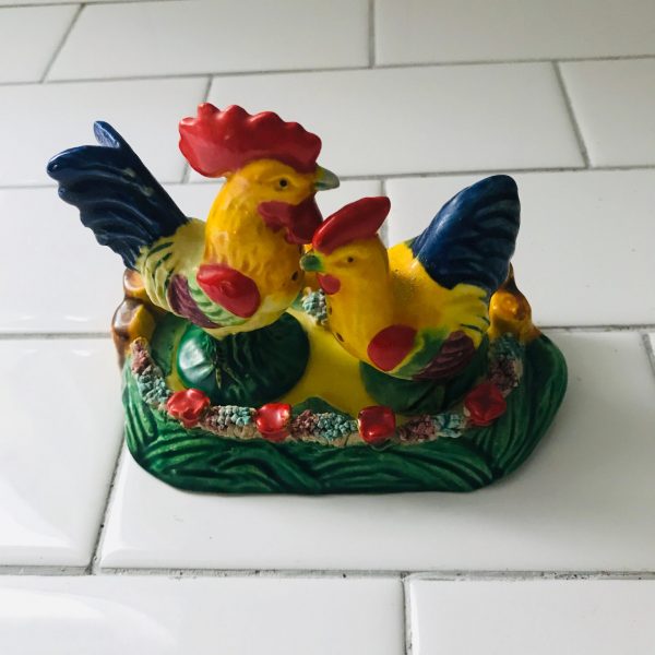 Vintage Chicken and Rooster in a courtyard with flower edges Salt & Pepper Shakers farmhouse lodge cabin collectible display retro kitchen