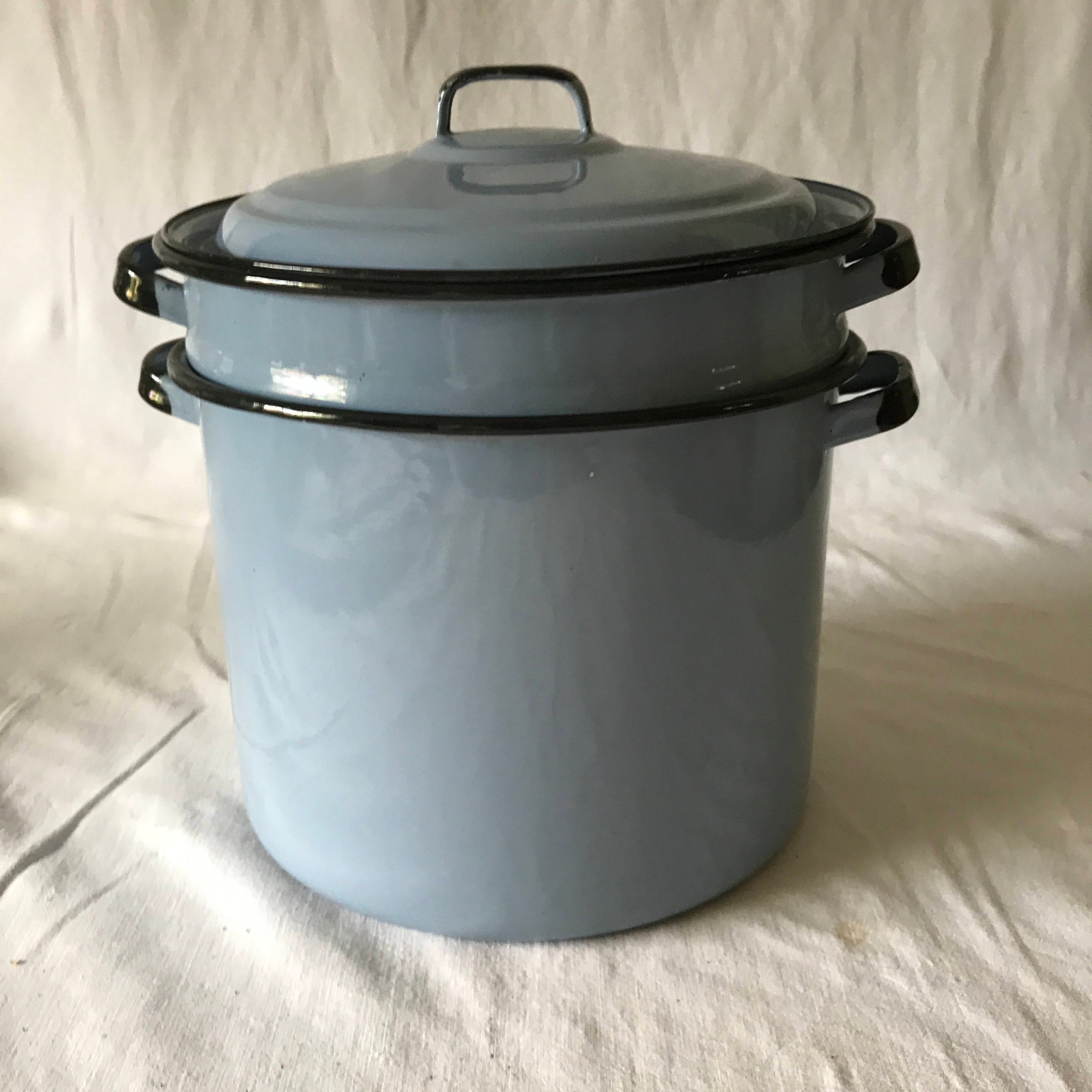 Vintage White With Black Trim Extra-large Enamel Stock Pot With Lid 