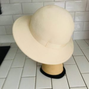 Vintage Hat 100% wool Ivory Cloche hat gross grain ribbon center theater movie prop costume special event