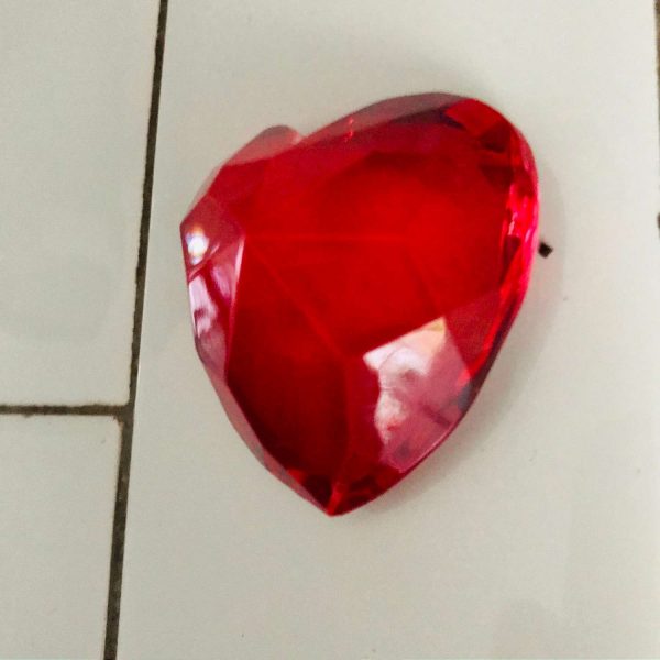 Vintage red heart cut crystal figurine collectible display trinket valentine