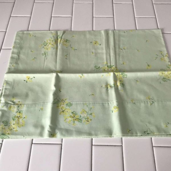 Vintage Standard size pillowcase light green yellow flowers no iron percale Bed & Breakfast collectible display bedroom farmhouse cottage