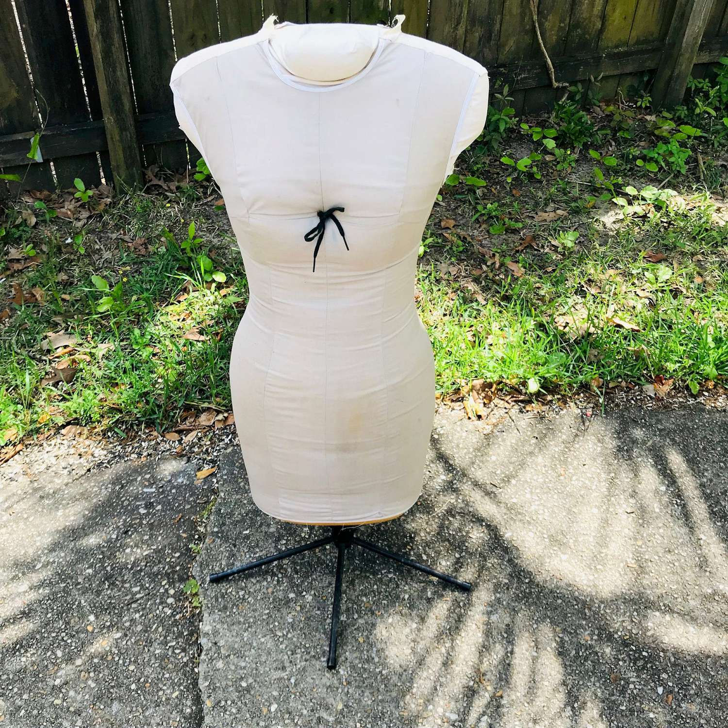 https://www.truevintageantiques.com/wp-content/uploads/2019/12/vintage-torso-display-dressmakers-body-mannequin-antique-foam-slip-covered-body-with-zipper-sewing-clothing-display-on-metal-stand-size-12-5dfaeae41-scaled.jpg