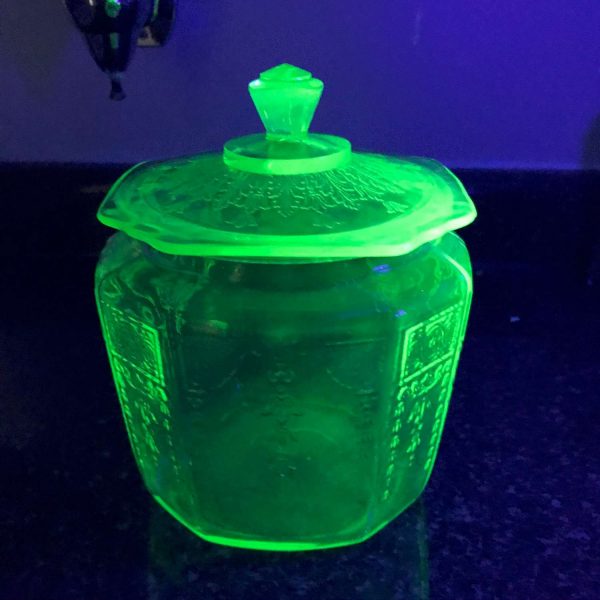 Vintage Uranium Glass Green Depression Biscuit barrel covered kitchen storage cookie jar collectible farmhouse displlay