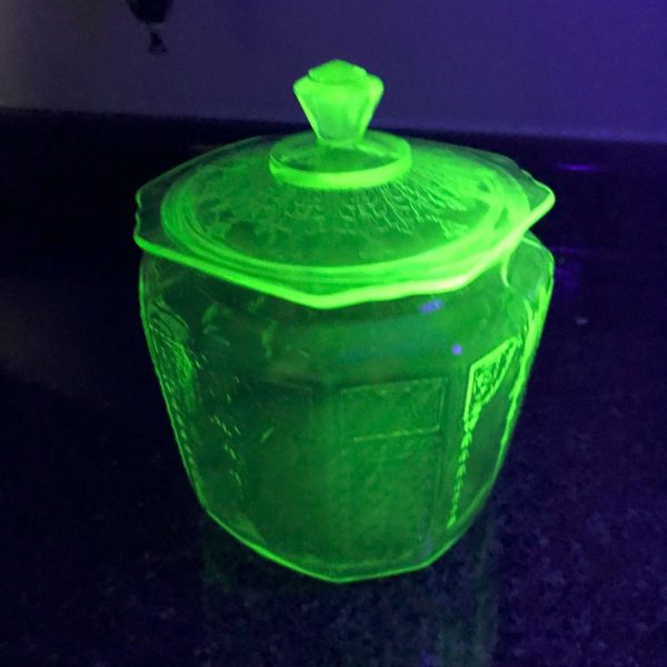 Vintage Uranium Glass Green Depression Biscuit barrel covered kitchen storage cookie jar collectible farmhouse displlay