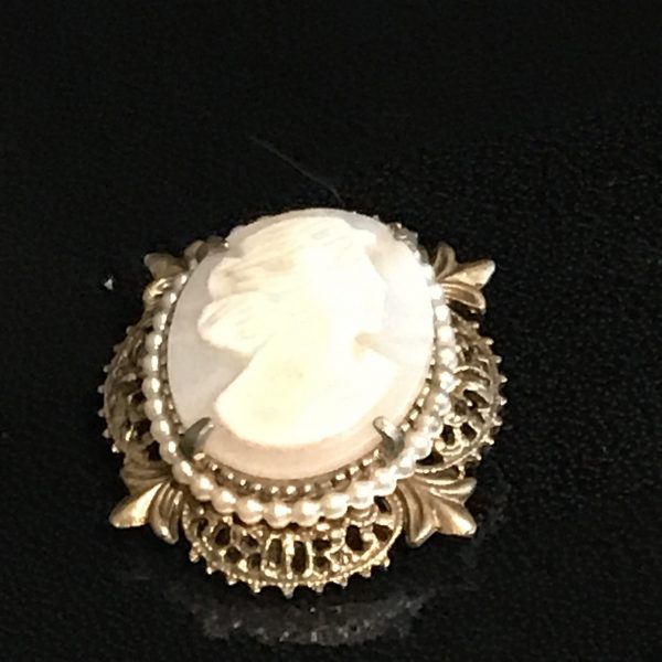 Vintage Cameo Pin Brooch Victorian style gold leaves with tiny pearls ornate detail collectible vintage jewelry