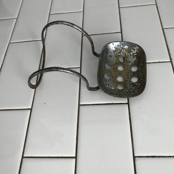 Metal Soap dish holder for claw foot tub farmhouse collectible display cottage bathroom vanity