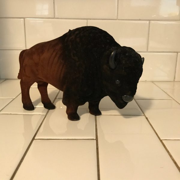 Vintage flocked Bison Buffalo figurine Hong Kong detailed farmhouse collectible display cabin lodge hunting