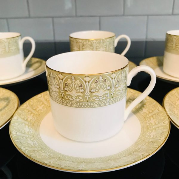 Set of 6 Royal Daulton Tea cups and saucers Sonnet pattern England Fine bone china gold trim farmhouse collectible display elegant dining