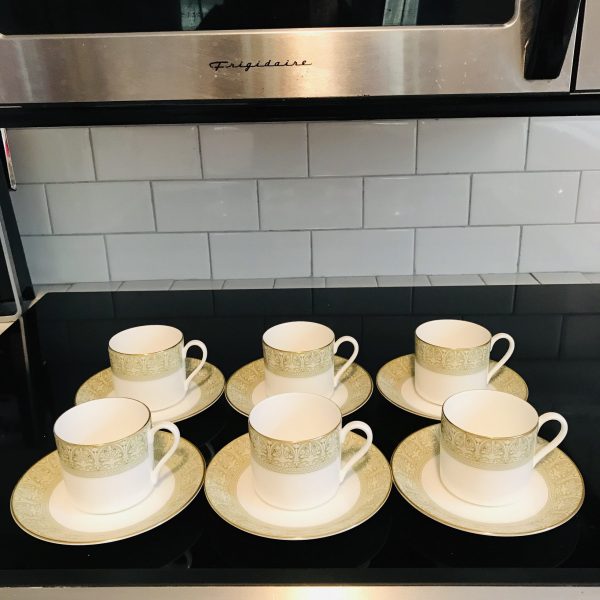 Set of 6 Royal Daulton Tea cups and saucers Sonnet pattern England Fine bone china gold trim farmhouse collectible display elegant dining