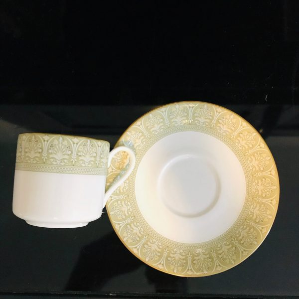 Set Of Royal Daulton Tea Cups And Saucers Sonnet Pattern England Fine Bone China Gold Trim