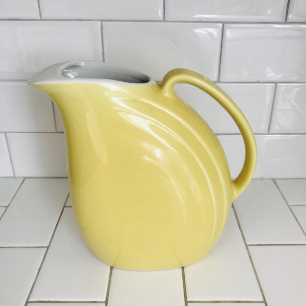 Fantastic Disc Pitcher Water Iced Tea Pottery Hall China USA Bright Yellow Sleek design excellent condition farmhouse cottage Kitchen